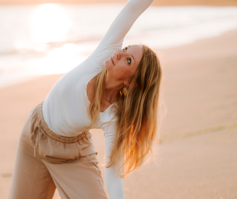 Pauline Bonte cours de yoga vinyasa hatha yoga adapté consultation naturopathe pont l'abbé Plomelin Quimper pays bigouden finistère sud